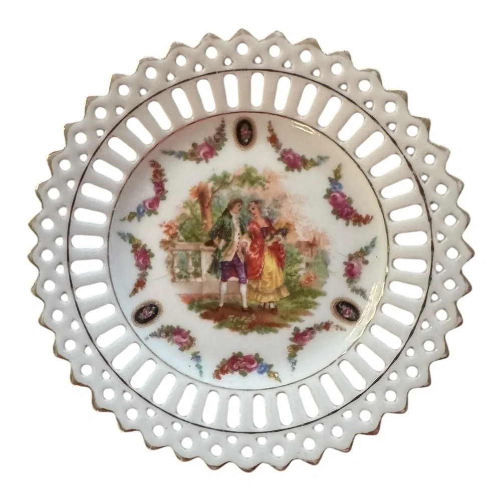 GERMANY PIERCED GOLD EDGES PORCELAIN VIENNESE MOTIF 6 PIECES PLATES COLLECTIBLE